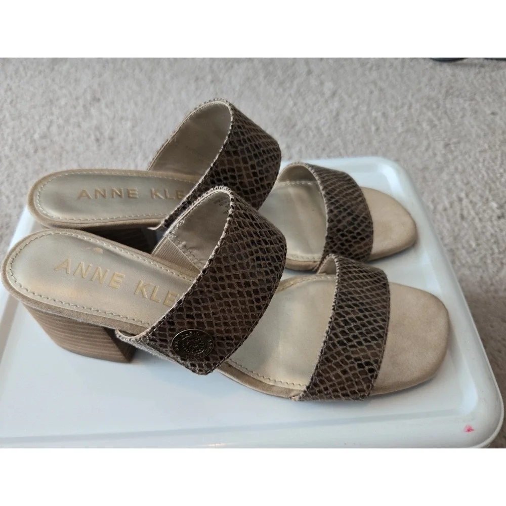 Anne Klein Sandals snake designs Size 9 1/2 , 2 1/2 inch heels‎ Tan & Brown